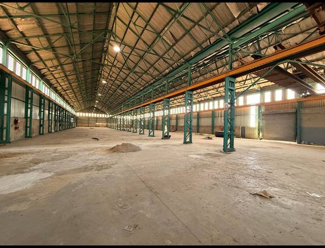 4,000M² WAREHOUSE FOR SALE IN BOKSBURG EAST